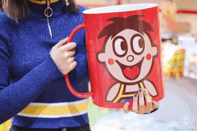 一个杯子十元四个碗28元,一个杯子16元一个热水瓶24元