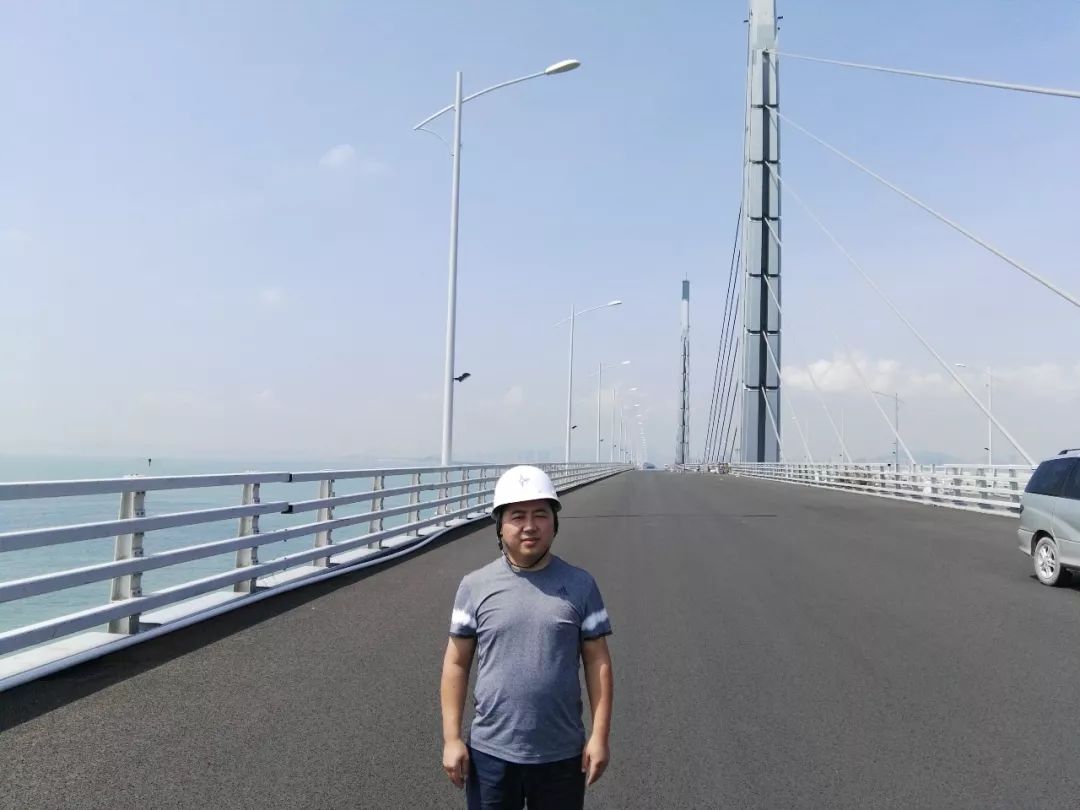 港珠澳大桥工程建设中的河海校友｜精雕细琢海底绣花—记中交广州航道局有限公司港珠澳大桥岛隧工程第IV工区项目*党**支部书记朱淋淋