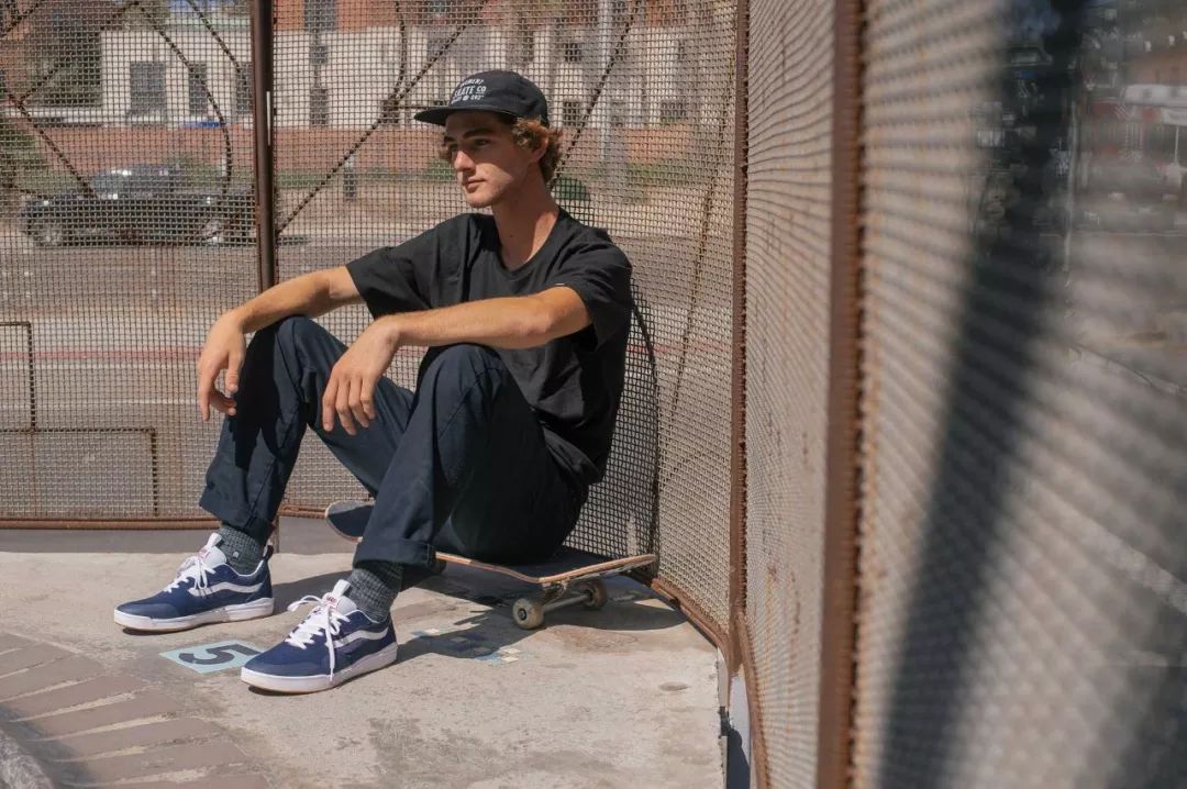 vans运动系列ultrarange,vans黑红配色经典版