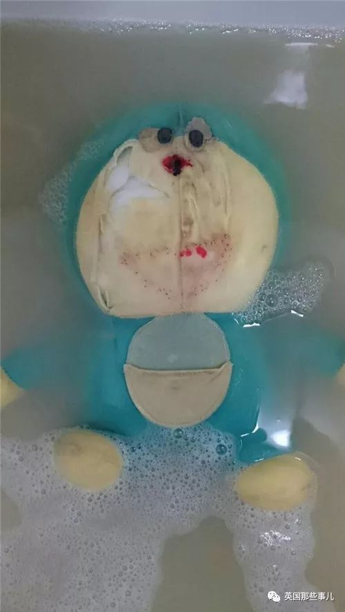 看到陪伴自己长大的玩偶获得重生，大概真的会开心到流泪吧