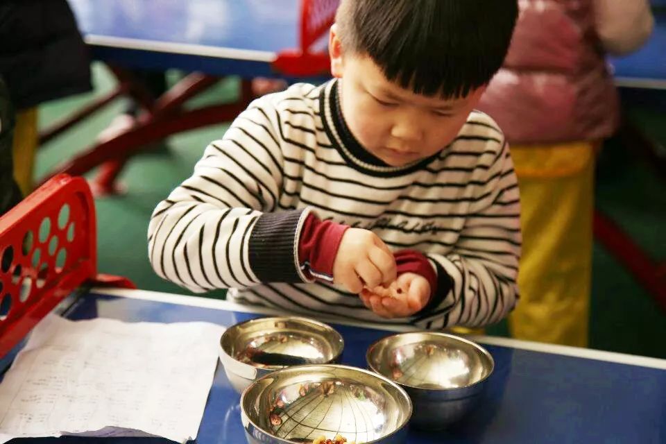 玩嗨啦，缤纷吉尼斯——快来看，我区这所学校的“缤纷吉尼斯，挑战向未来”活动