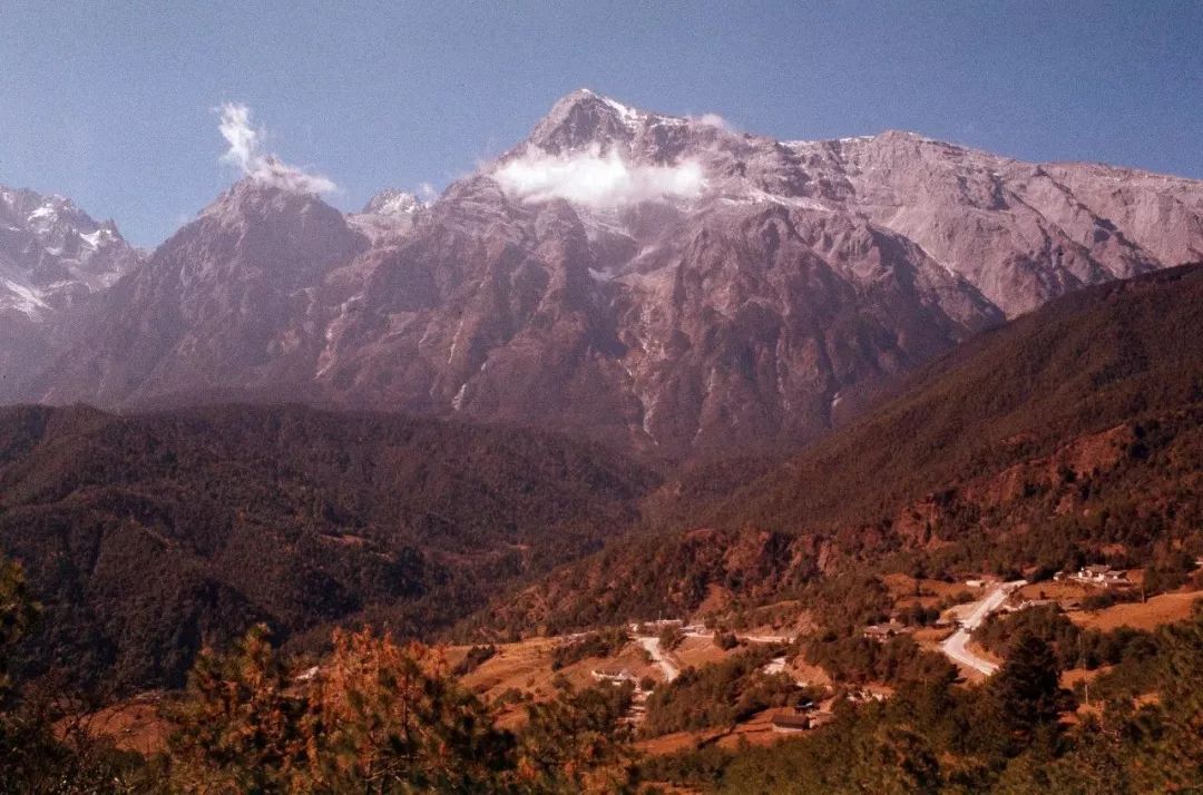 巨石上的奇特村庄,丽江绝美的村落