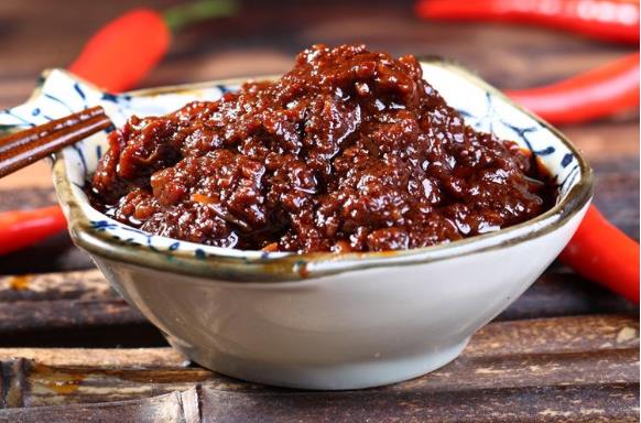 短短五个月时间，他把辣椒酱店铺做到一皇冠，收获大量客户