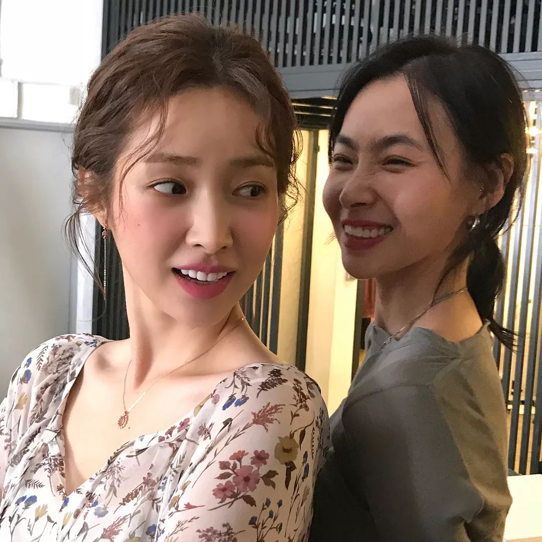 韩国女私服穿搭,韩国女星私服极简风穿搭