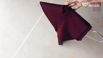 衣服皱巴巴的又没熨斗怎么办,衣服皱巴巴的出新招