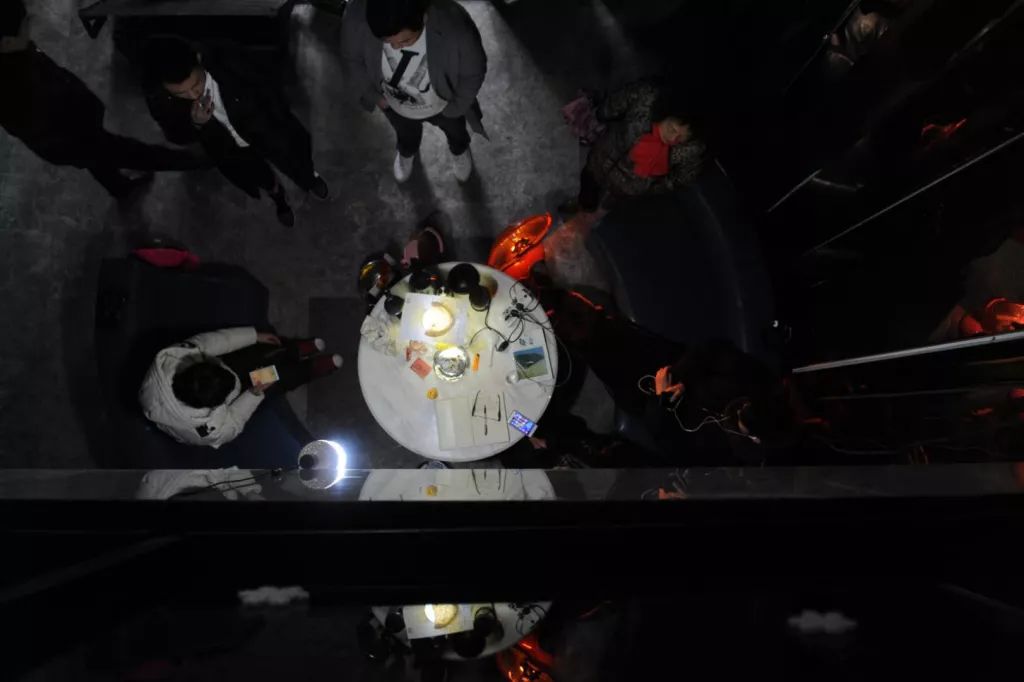 这迪白蹦了！常德小伙贴钱做“蹦迪选手”2月，工资没拿到酒吧倒闭了……