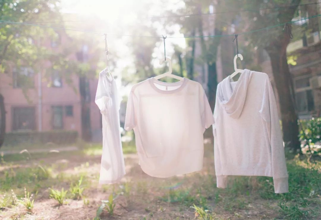 羽绒服用洗衣机洗怎样才洗得干净,羽绒服有陈旧油渍怎么才能洗干净