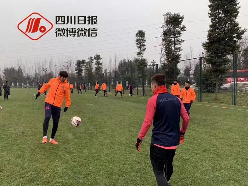 雄起四川队现场演唱,雄起四川完整版视频直播