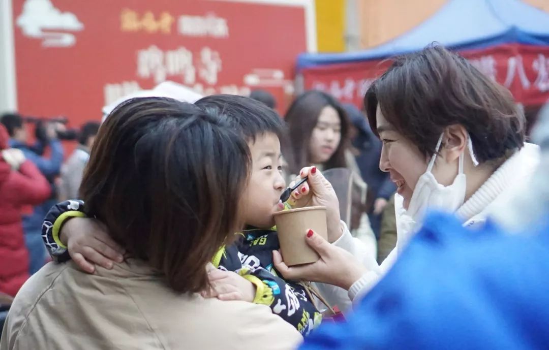 今天鸡鸣寺人还多么,今晚鸡鸣寺人多吗