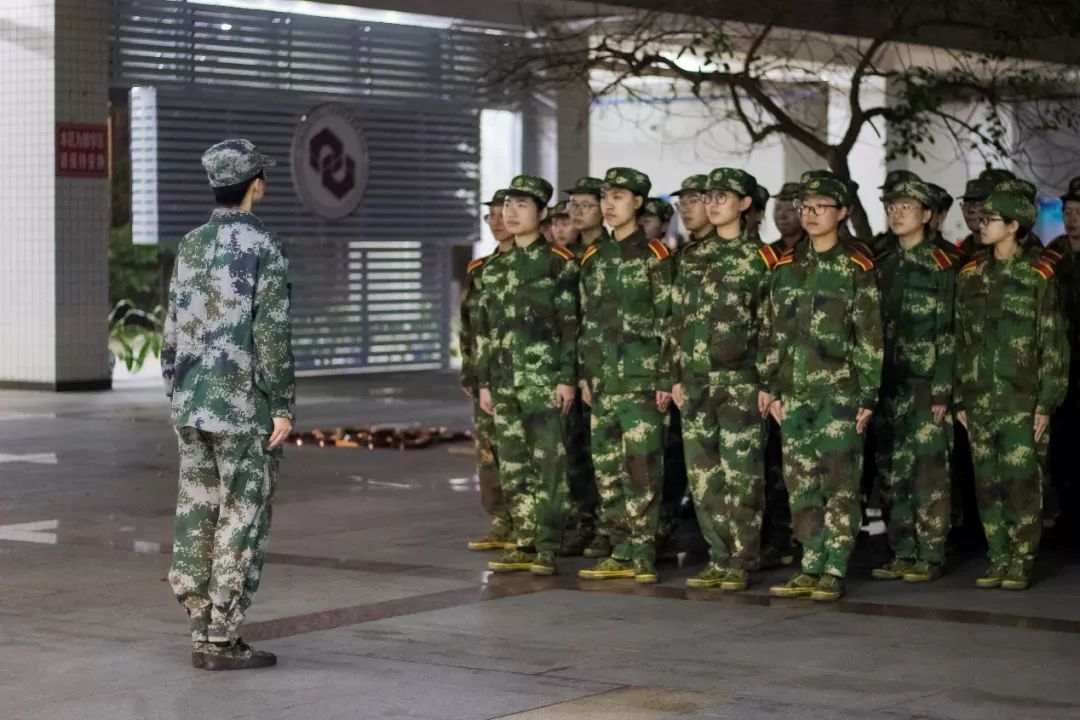 我们的军训时光英姿飒爽,我的军训生活的军训日记