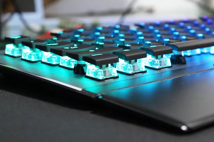 感受工匠精神——德国冰豹Vulcan120Aimo机械键盘开箱