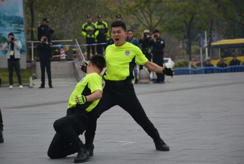 招聘特警警察,广东东莞特警招聘信息
