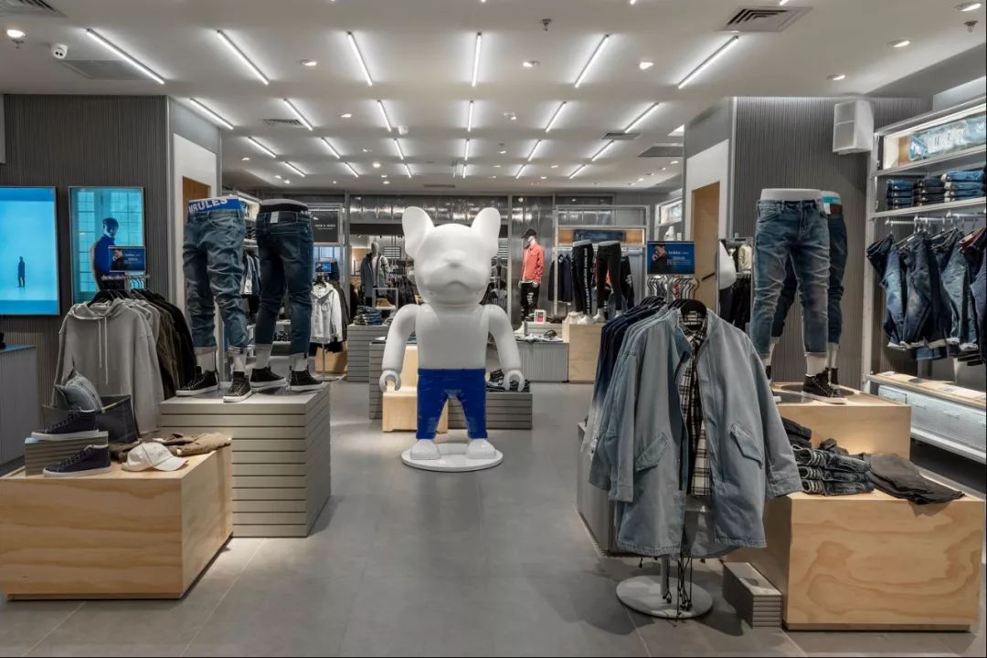 兄弟，你穿过杰克琼斯么？