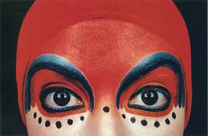 足够艳！啧啧，看“色彩之王”皮特玩转红黄蓝