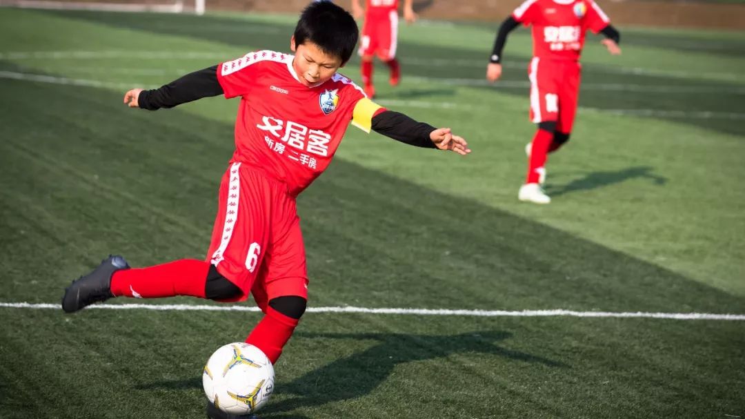 球迷评价u19国足胜韩国夺冠,恒大u10一队比赛回放