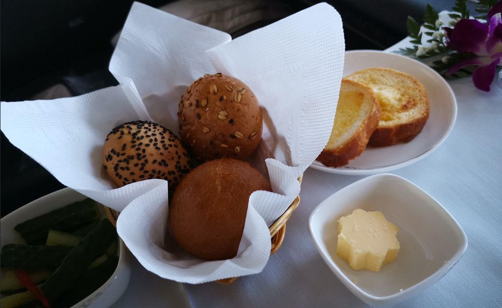 中国国际航空头等舱体验,国航波音747头等舱和公务舱的区别