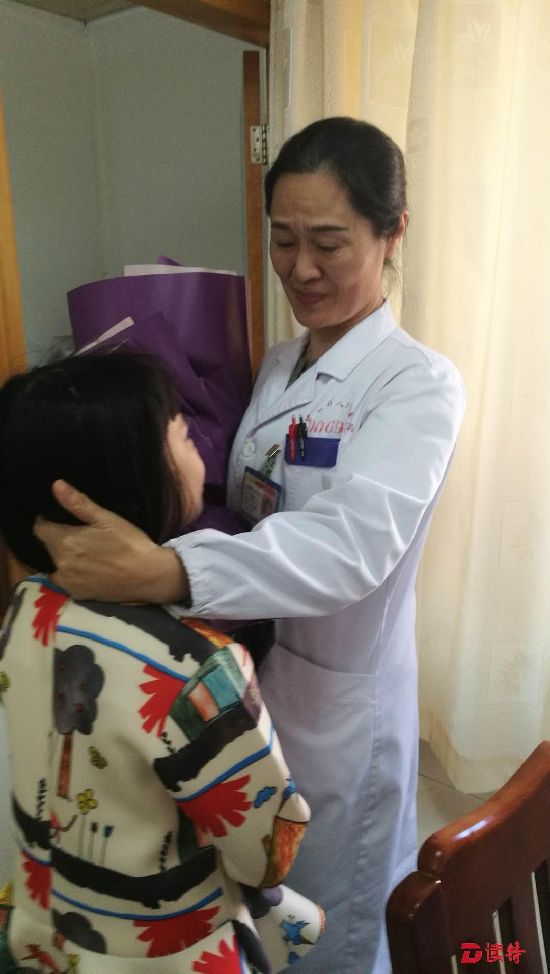 十年前接生的小女孩回来了，主任医师当场泪崩……