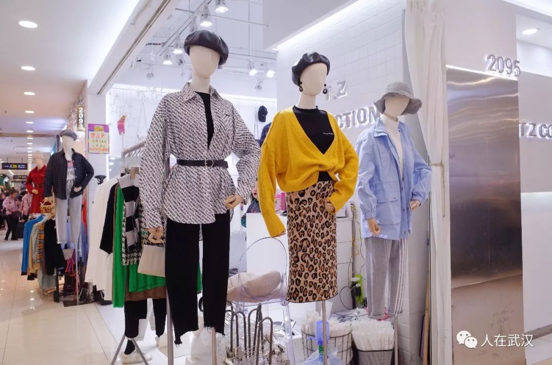 汉正街什么时候卖冬季清仓衣服,汉正街品牌大楼清仓甩卖现场