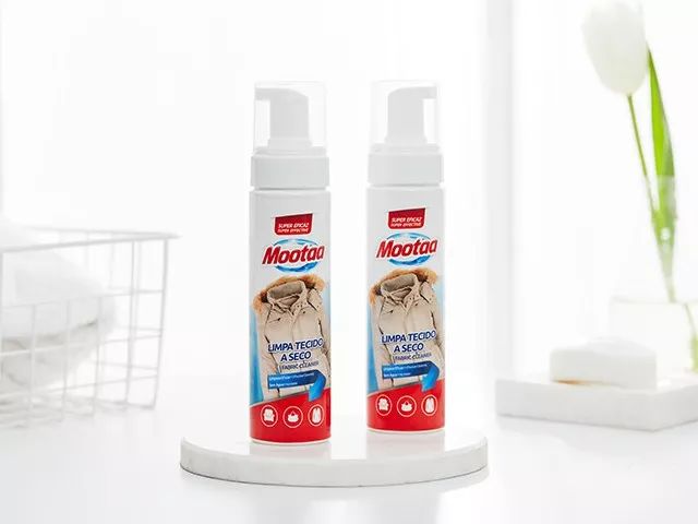 羽绒服脏了不用洗用它一喷就干净,不太脏的羽绒服怎么清理才干净呢