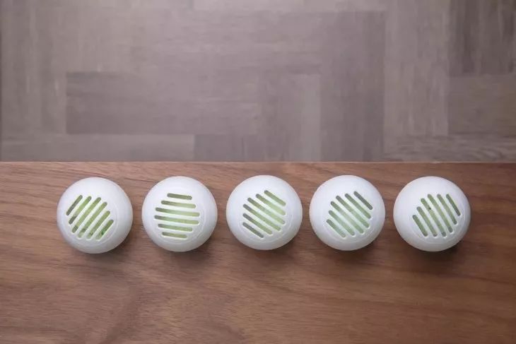 这颗小白球，居然彻底治愈了我的脚臭，日本家庭必备的除臭杀菌神物，三分钟还你一个清新的“脚气”！