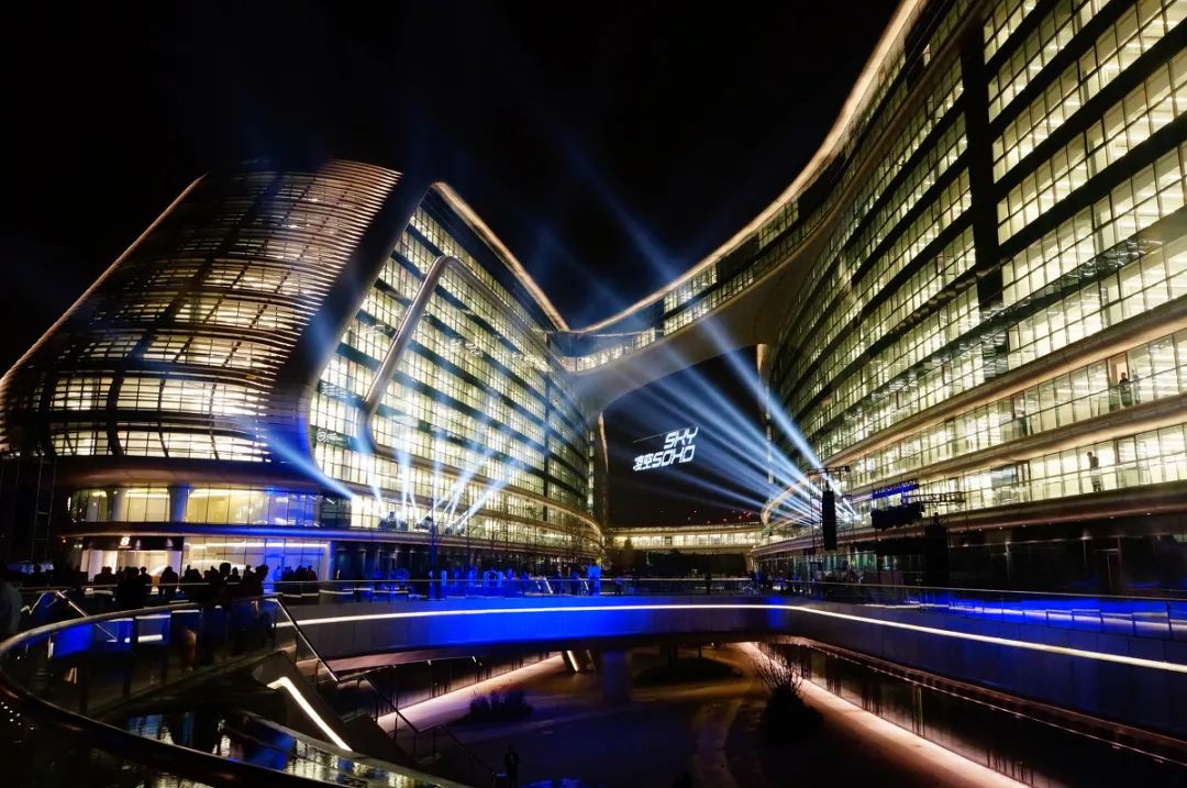 大兴机场扎哈原始方案像什么,扎哈为什么设计北京大兴国际机场