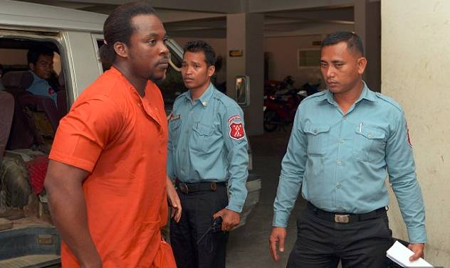 为了跨国“爱情”而贩毒的中国女孩：我知道，但是我停不下来