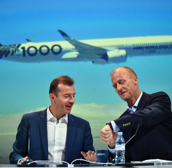 空中巨无霸a380引擎失效,空中巨无霸a380评测