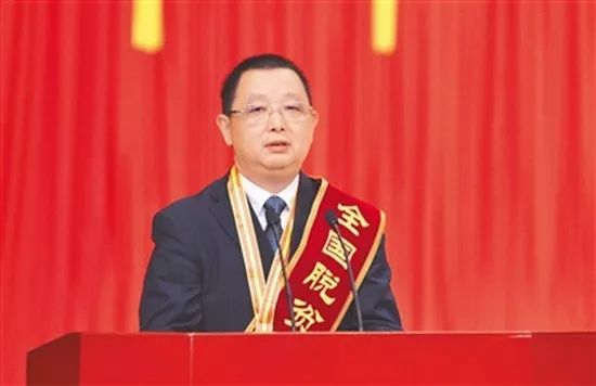 邓稼先感动中国人物2018年颁奖词,18年度感动中国人物颁奖词