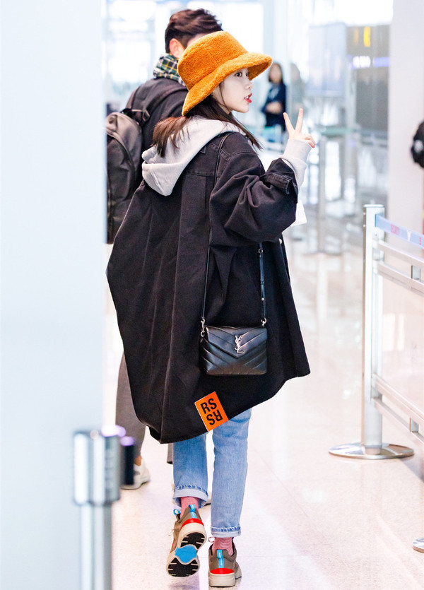 iu穿衣打扮,IU济州岛打卡