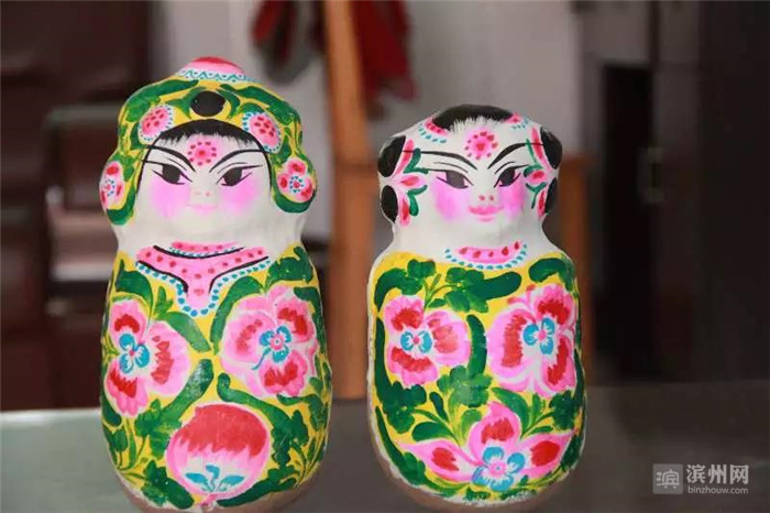 展示娃娃的才艺,惠民县泥娃娃