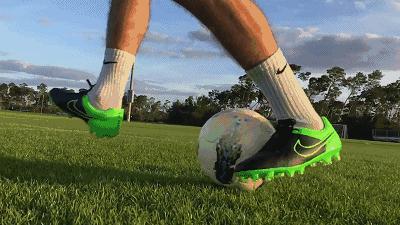 四个步骤掌握一对一过人,脚内左右交替运球法怎么练