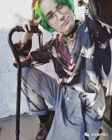 残疾人也能拍出好作品,残疾人的勇敢的视频