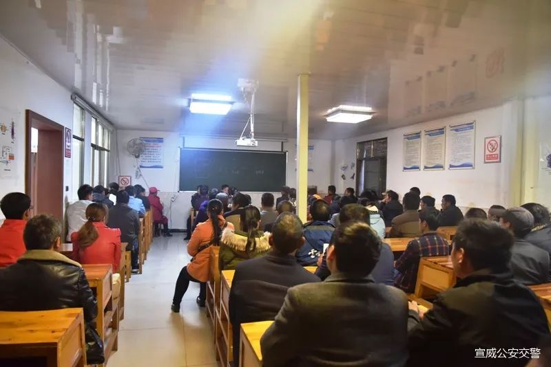 宣威交警整治交通秩序,宣威交警五一