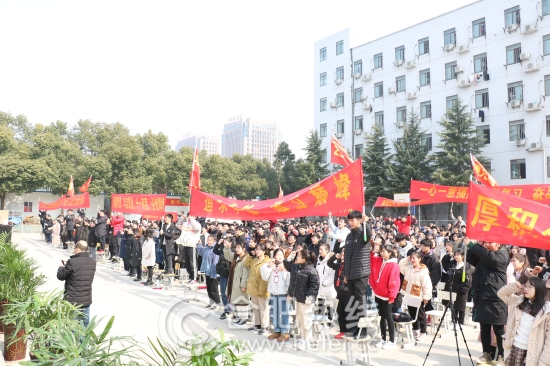 龙翔高复学校百日誓师,合肥龙翔高复学校最新消息