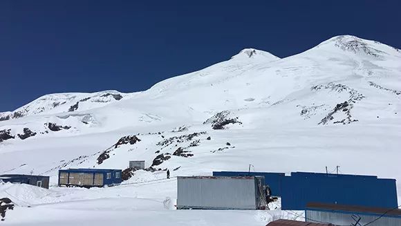 欧洲最高峰乞力马扎罗 (欧洲最高峰厄尔布鲁士峰)