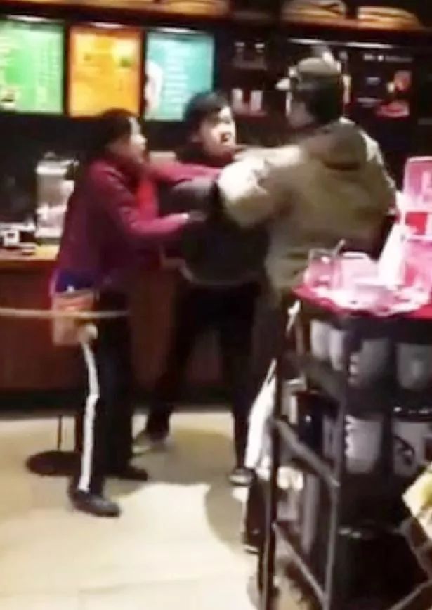 2019星巴克猫爪杯事件,星巴克猫爪杯打架事件