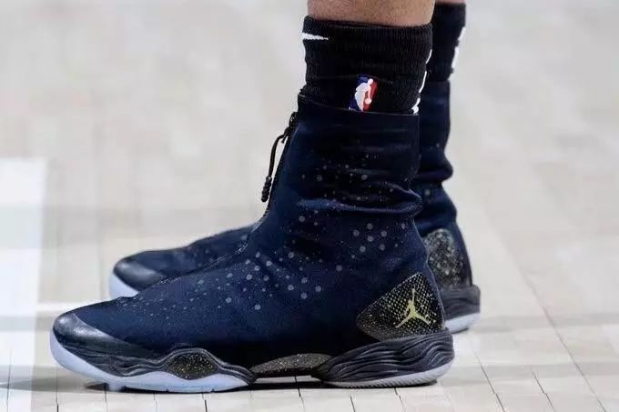 今日球鞋上脚一览aj11,耐克和lpl联名的鞋