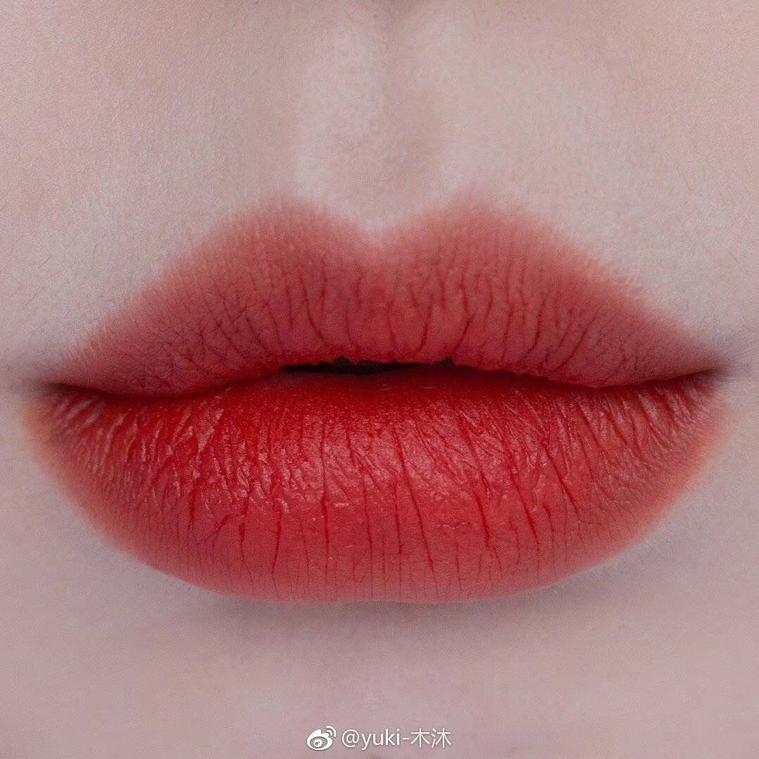 女神节，李佳琦OMG的口红，让拖鞋哥送你！