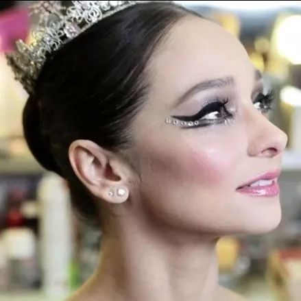 舞者化妆教程视频,专业舞者的表演