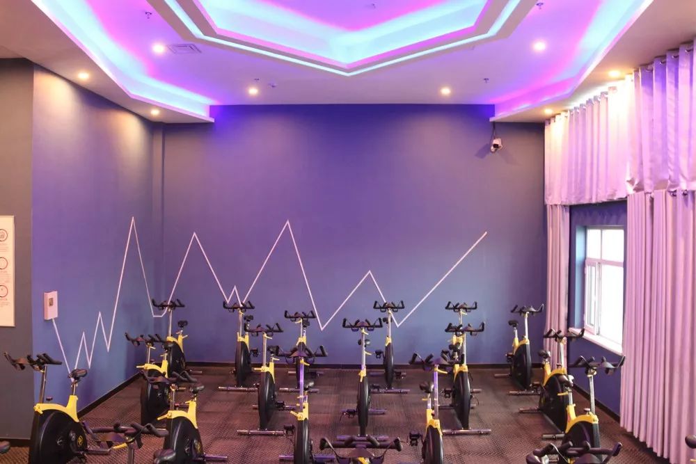 健身广告火遍哈密，激励无数人走入健身房！猜到了结局，却被惊艳到了！