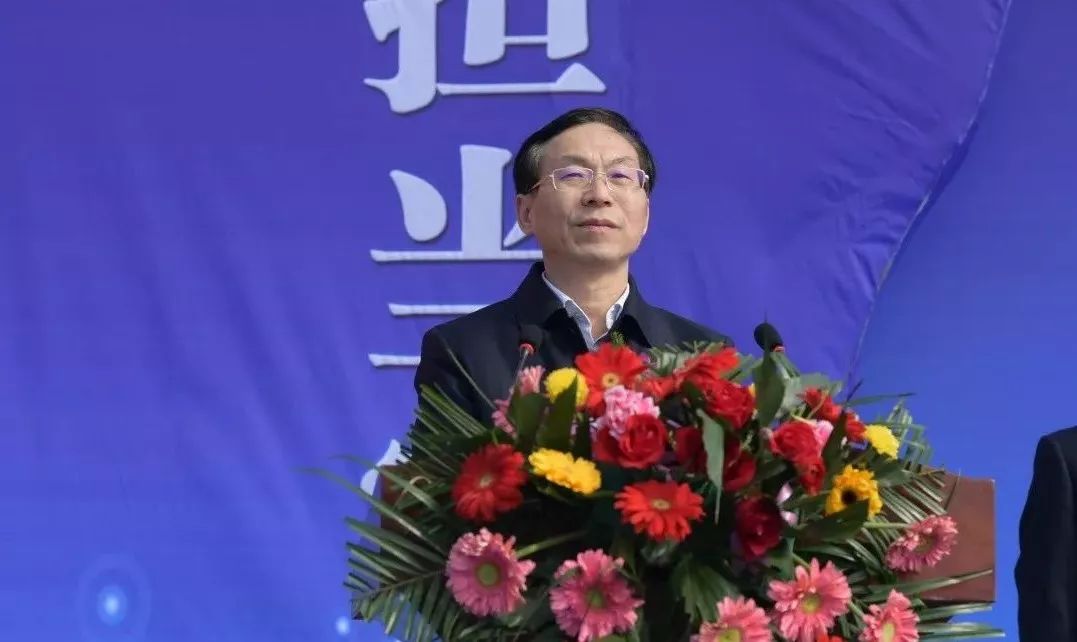 最近即将开工的工程,总投资369亿元的17个项目集中开工