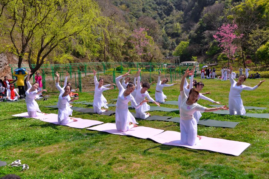 惊叹！国内首创洞心瑜伽秀在九乡上演！