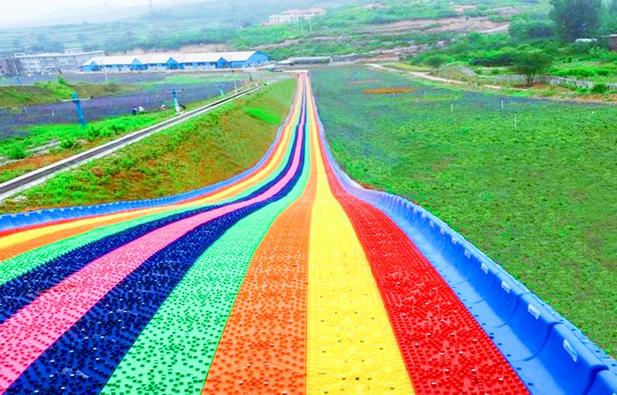 网红滑梯景点,八大处公园网红滑梯