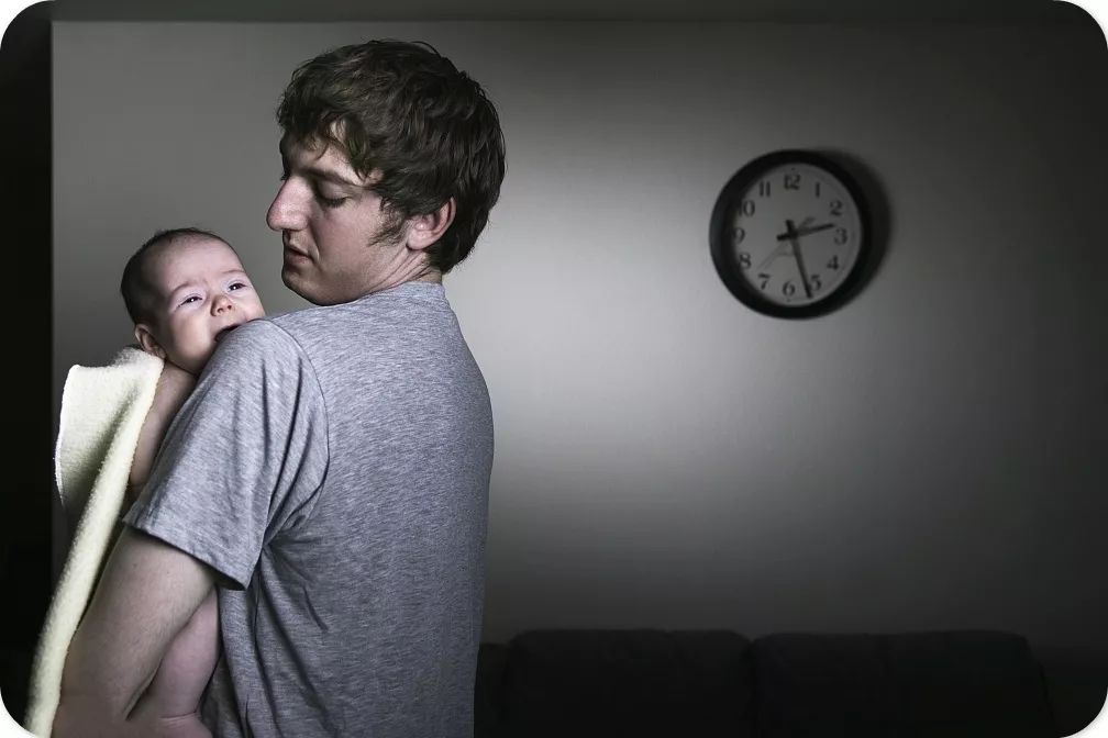 宝宝闹觉的原因及解决办法儿歌,婴幼儿闹觉大哭怎么办