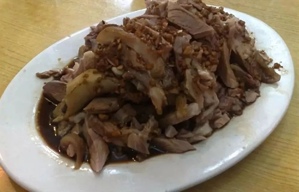 五一来北京吃卤煮,北京脏摊烤串