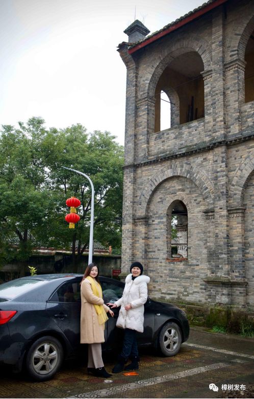 一位临江游子的故乡情：烟雨临江