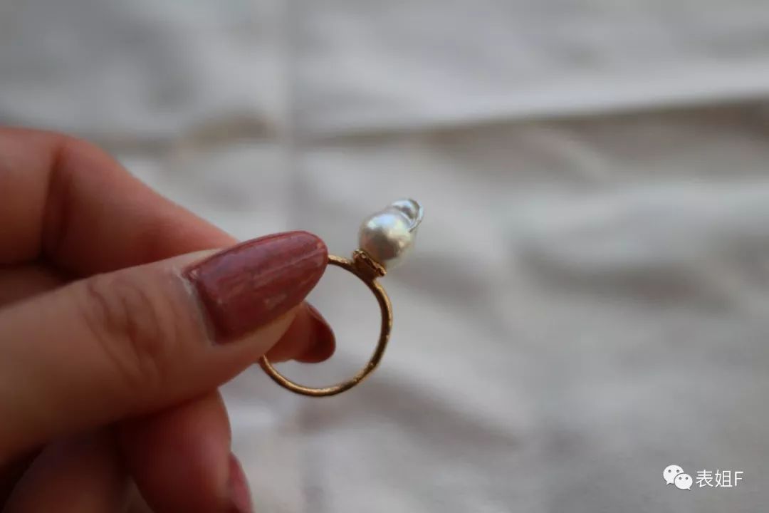 配饰年轻有气质,配饰发展大致分为几个阶段