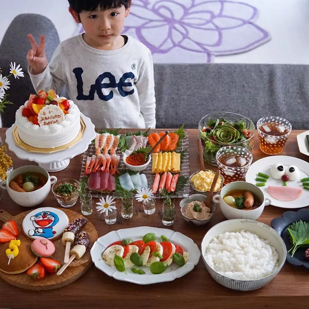 被11万网友狂求菜谱，这家人的一日三餐，为什么这么有魔力？