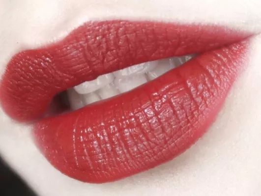 李佳琦到底用“OMG”骗了多少人的钱?!!