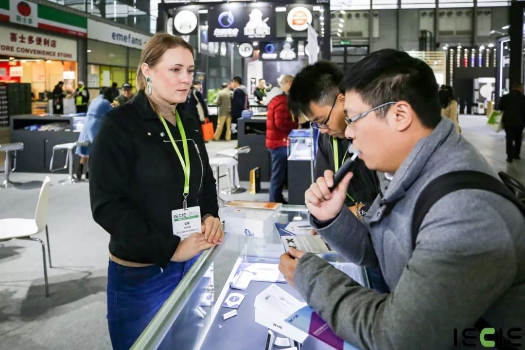 看好你家孩子,*子烟电**正在诱惑他们上瘾